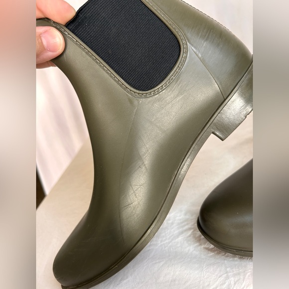 Target - Olive Green Chelsea Rainboot - Picture 4 of 7
